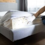 Installation de piège anti-punaises de lit